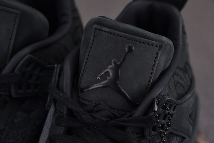 KAWS x Air Jordan 4 Retro 