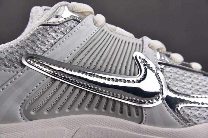 NK Zoom Vomero 5 “Photon Dust” FD0884-025