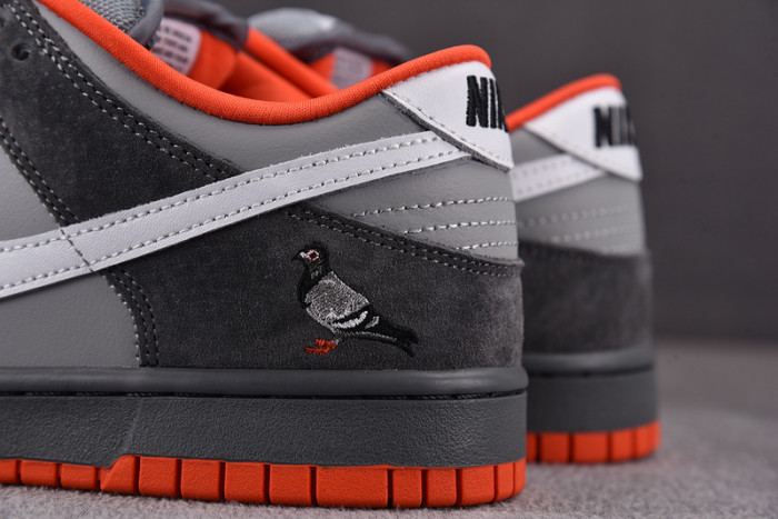 Nike Dunk SB Low “Staple NYC Pigeon” 304292-011