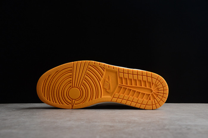 Air Jordan 1 Retro High OG “Yellow Toe” 555088-711