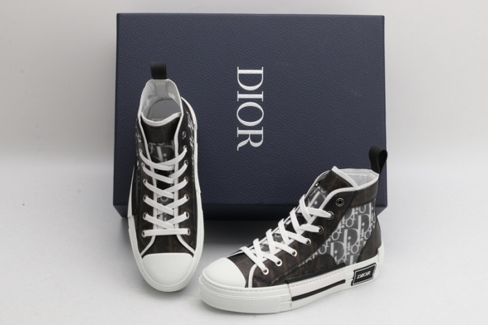 D10R SNEAKER