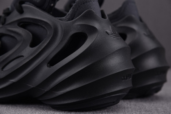 Ad Originals adiFOM Q“Black Carbon” HP6586