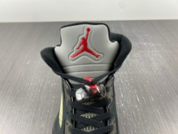 Jordan 5 Retro Gore-Tex Off-Noir (W) DR0092-001