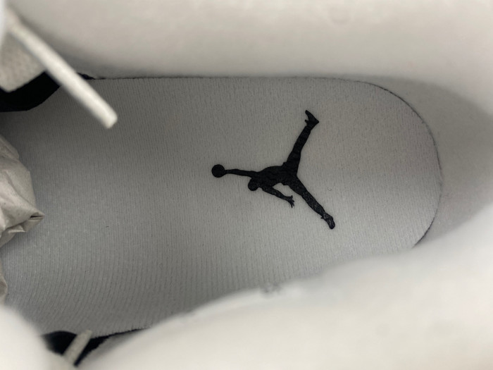 Air Jordan 4 WMNS “Light Iron Ore” “Frozen Moments” AQ9129-001