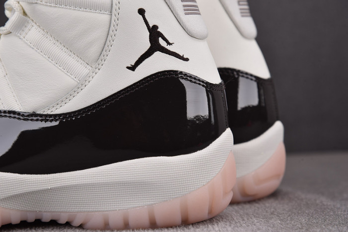 Air Jordan 11 WMNS “Neapolitan” AR0715-101