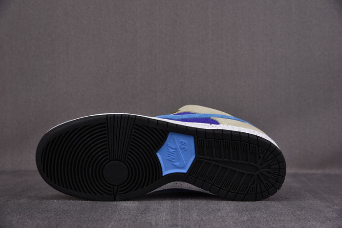 NIKE DUNK LOW SB CELADON BQ6817-301