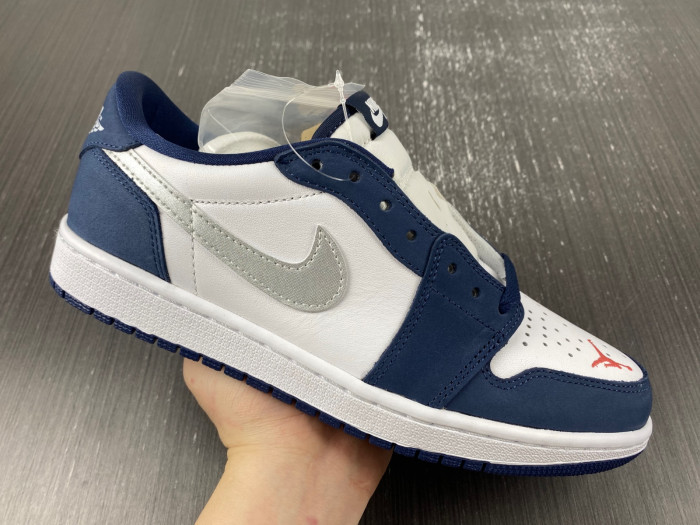 Air Jordan 1 Low SB Midnight Navy CJ7891-400