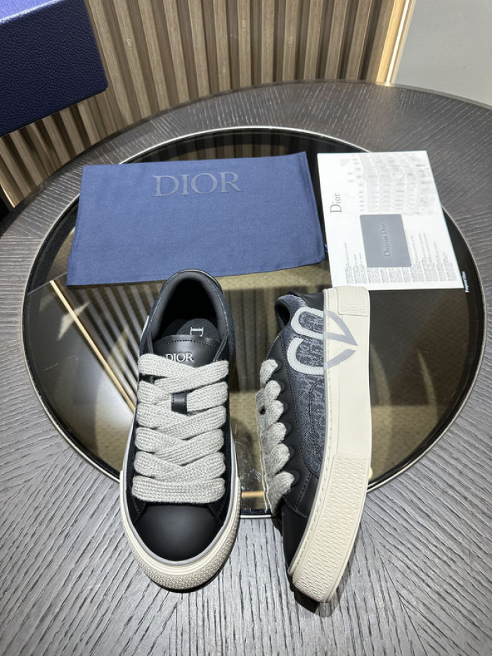 D10R SNEAKER