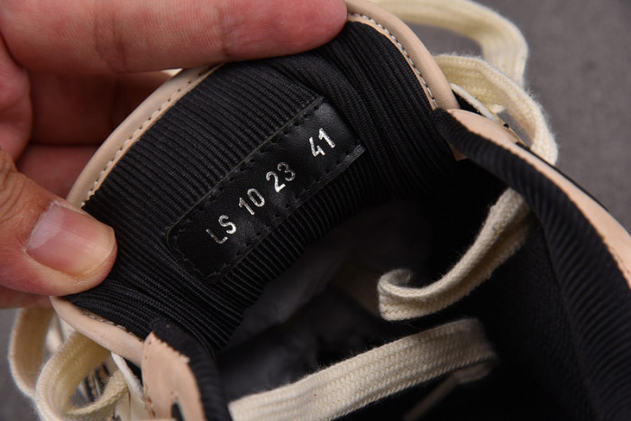 D10R B57 MID SNEAKER