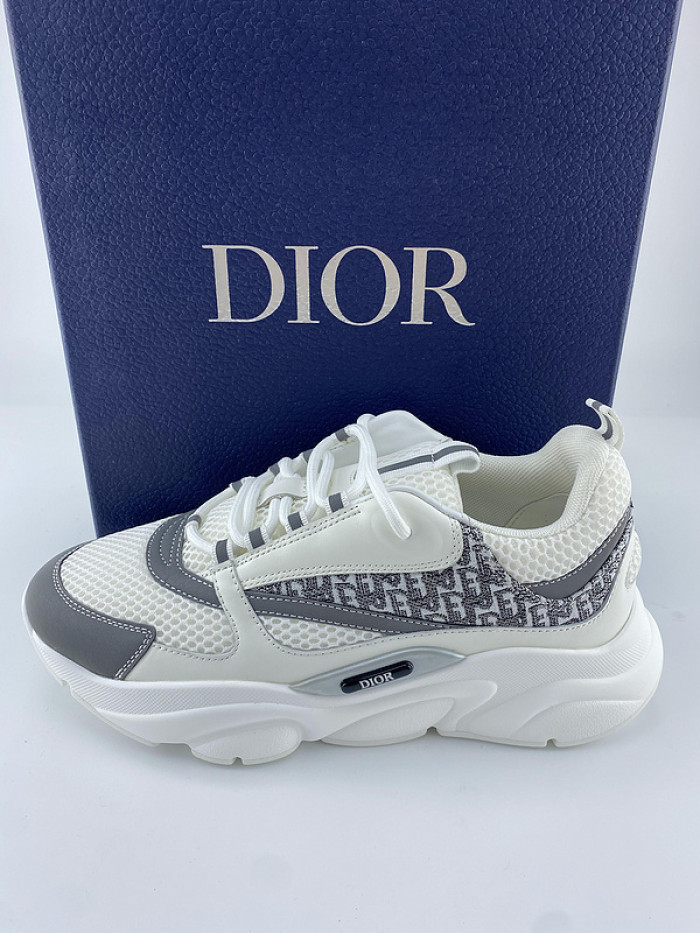 D10R SNEAKER