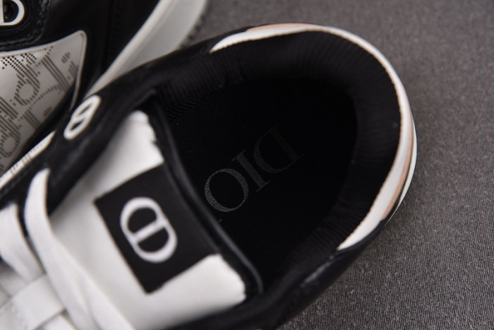 D10R B27 LOW SNEAKER