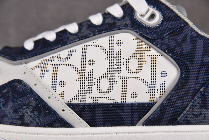 D10R B27 LOW SNEAKER