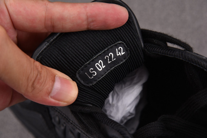 D10R B27 LOW SNEAKER