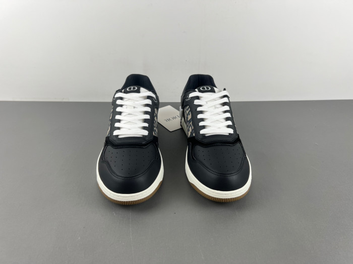 D10R B27 LOW SNEAKER