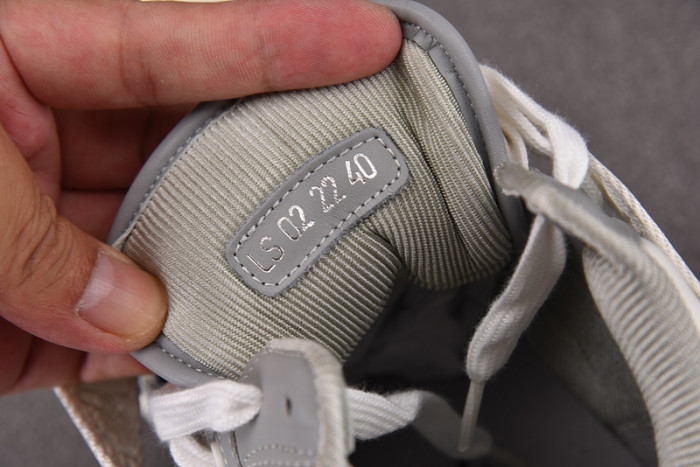 D10R B27 MID SNEAKER