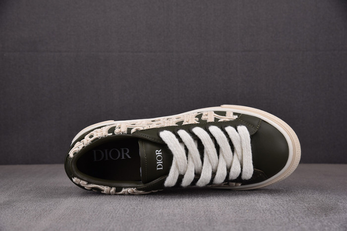 D10R SNEAKER