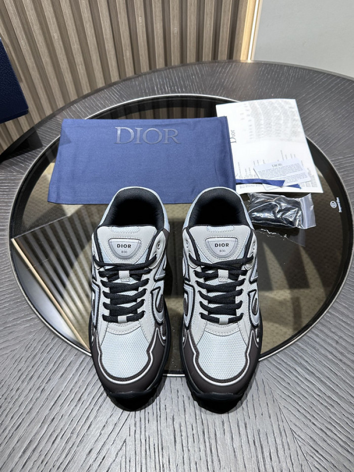D10R SNEAKER
