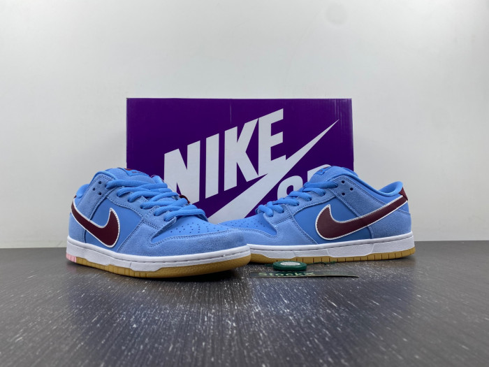 Nike Dunk SB Low PRM “Phillies” DQ4040-400