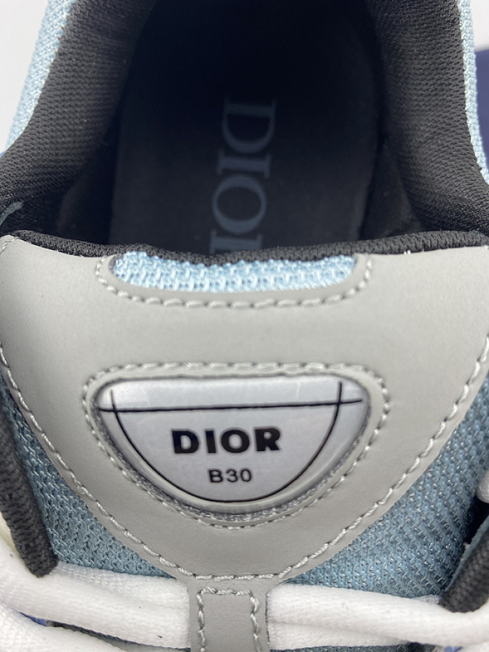D10R SNEAKER