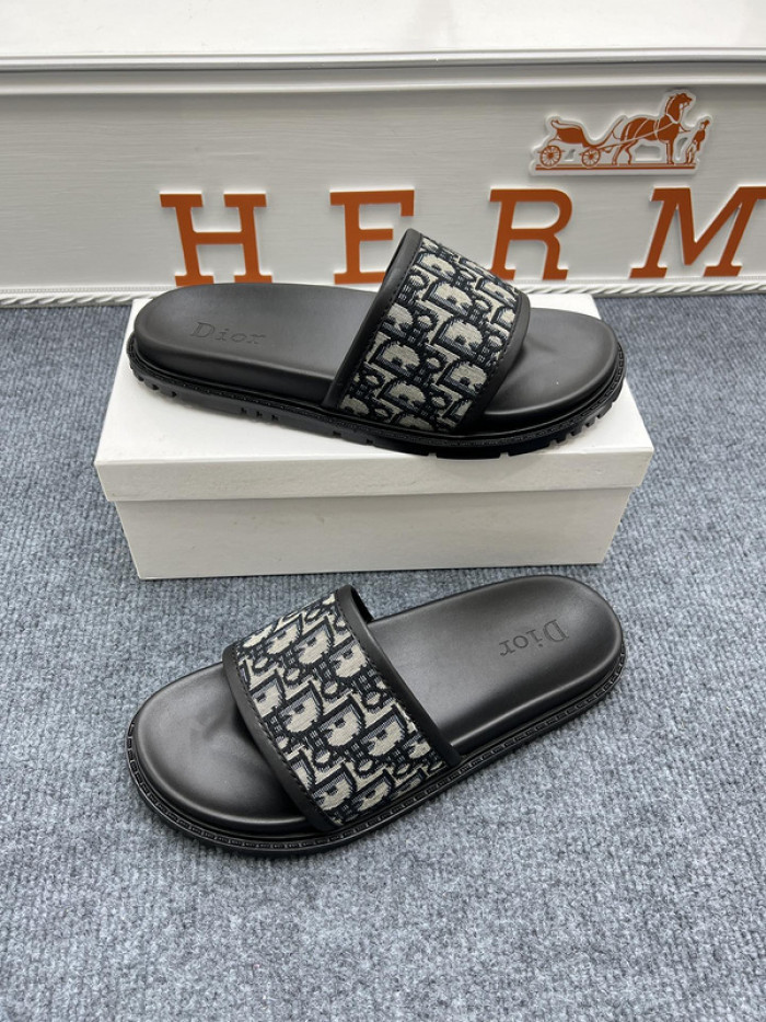 d10r sandal