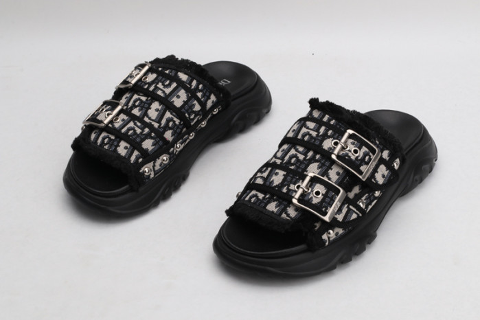 d10r sandal