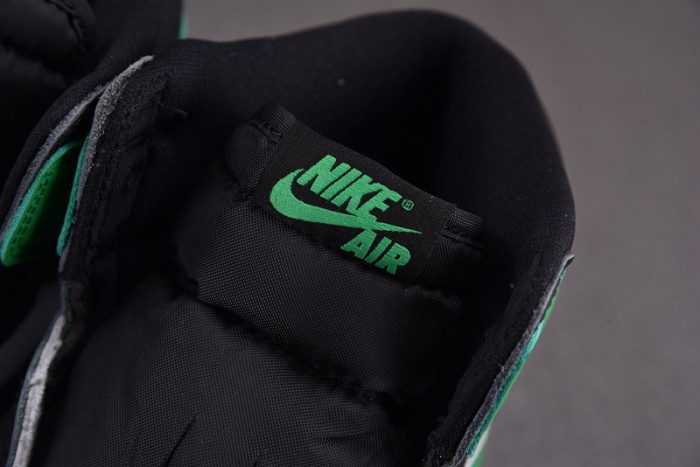 Air Jordan 1 High OG "Lucky Green" DZ5485-031