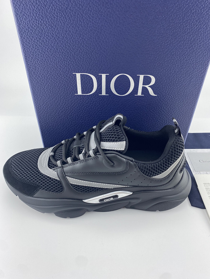 D10R SNEAKER