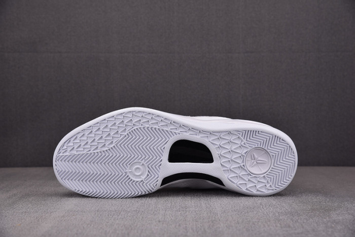 NIKE KOBE 8 PROTRO "TRIPLE WHITE" FJ9364-100