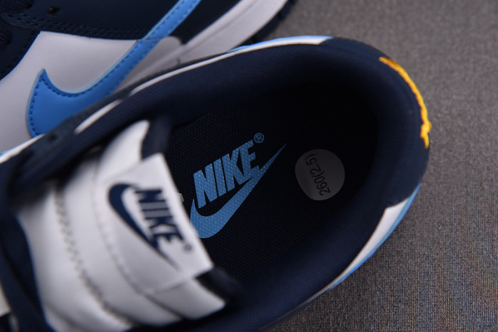 Nike Dunk Low “Midnight Navy” FN7800-400