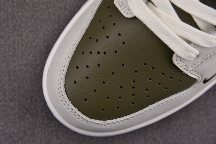 Nike Dunk Low “Year of the Snake”  HV5980-231