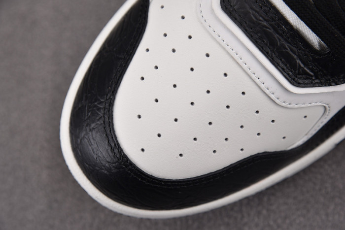 D10R B27 LOW SNEAKER