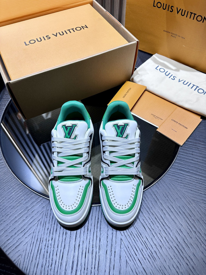 L0VT SNEAKER