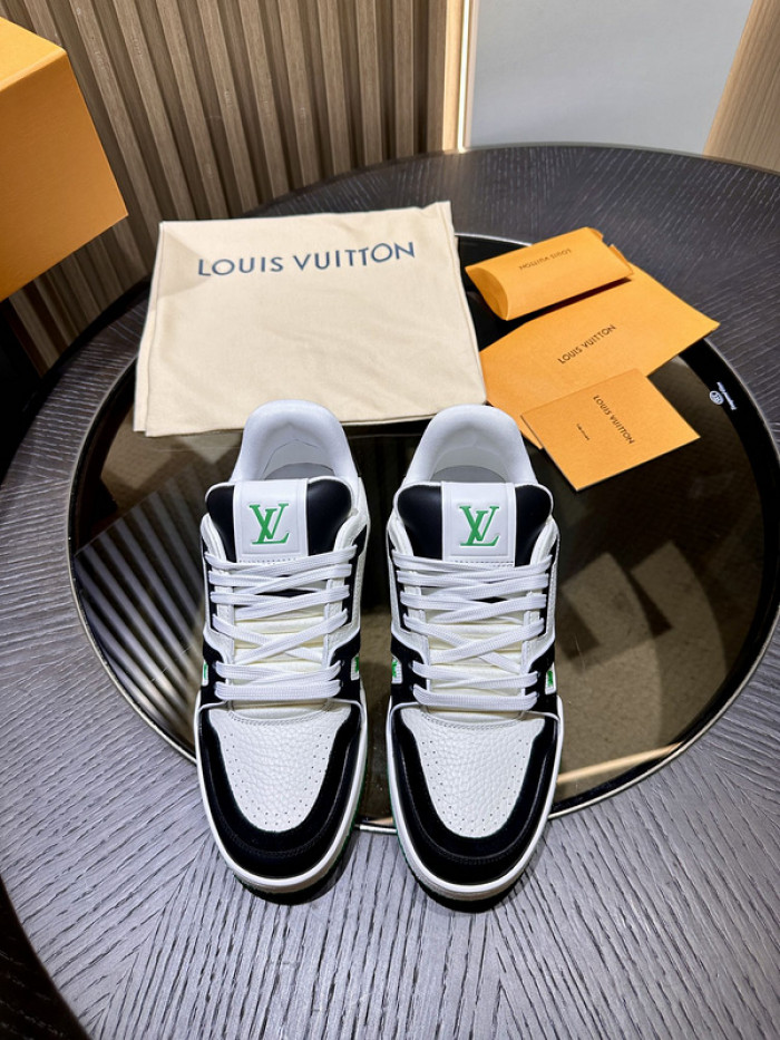L0VT SNEAKER