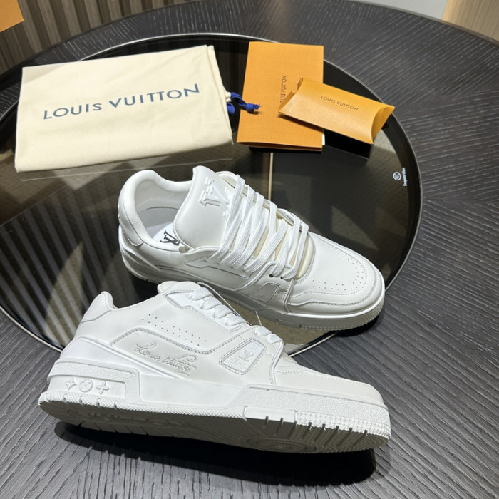 L0VT SNEAKER