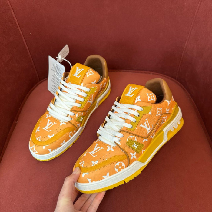 L0VT SNEAKER