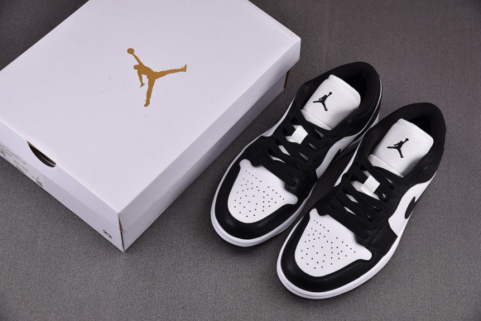 Air Jordan 1 Low "Panda" DC0774-101
