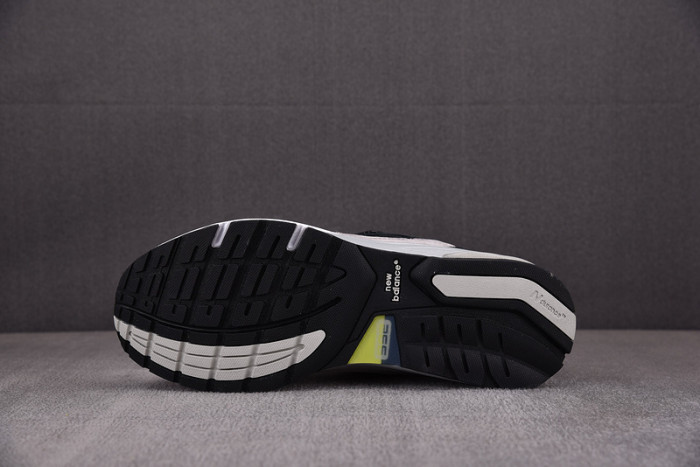 NEW BALAN& SNEKAER