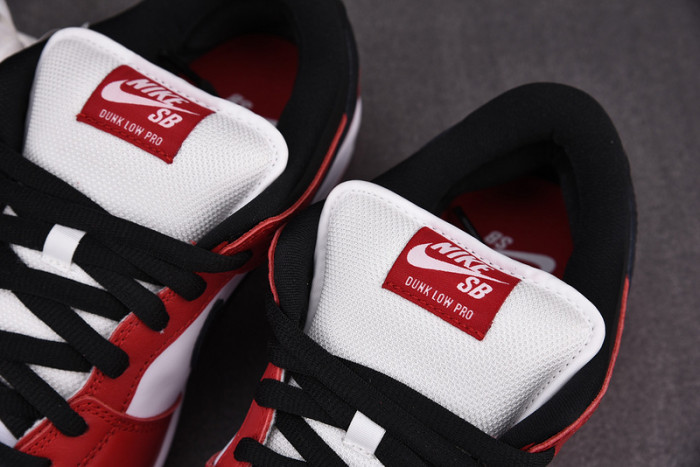 NIKE SB DUNK LOW J-PACK CHICAGO - BQ6817-600