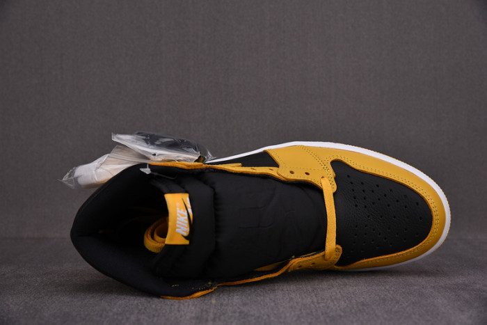 AIR JORDAN 1 HIGH OG “POLLEN” 555088-701